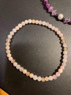 Glass bead pink bracelet